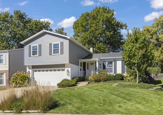 Photo 2 of Single family home for sale at 314 Collen Dr, Lombard, IL 60148 | MLS# 12719211 | Listing updated on 2026-10-07