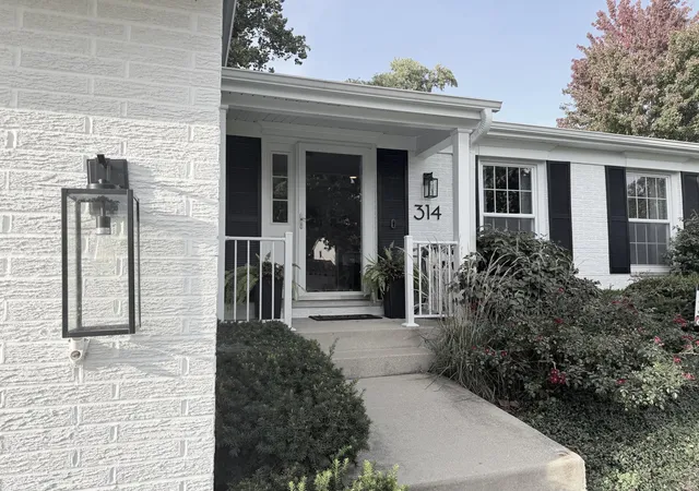 Photo 3 of Single family home for sale at 314 Collen Dr, Lombard, IL 60148 | MLS# 12719211 | Listing updated on 2026-10-07
