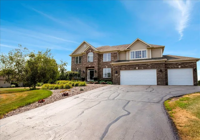 Photo 3 of Single family home for sale at 11538 Cross Crk Ests Ln, Belvidere, IL 61008 | MLS# 12719225 | Listing updated on 2026-09-22