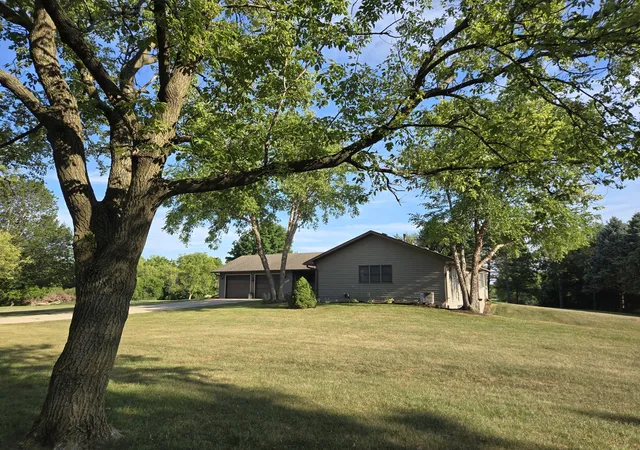 1st image of 17019 Hebron Rd, Harvard, IL 60033 | MLS# 12719237
