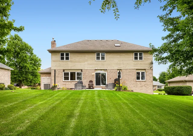 Photo 2 of Single family home for sale at 22104 Pembrook Dr, Frankfort, IL 60423 | MLS# 12719267 | Listing updated on 2026-09-14