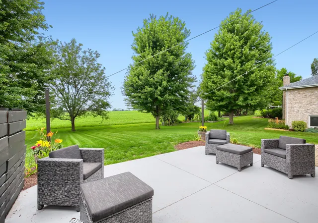 Photo 3 of Single family home for sale at 22104 Pembrook Dr, Frankfort, IL 60423 | MLS# 12719267 | Listing updated on 2026-09-14