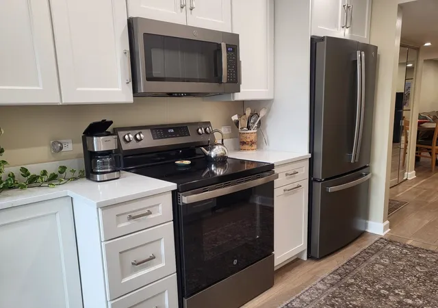 2nd image of 1709 Northfield Sq #B, Northfield, IL 60093 | MLS# 12719270