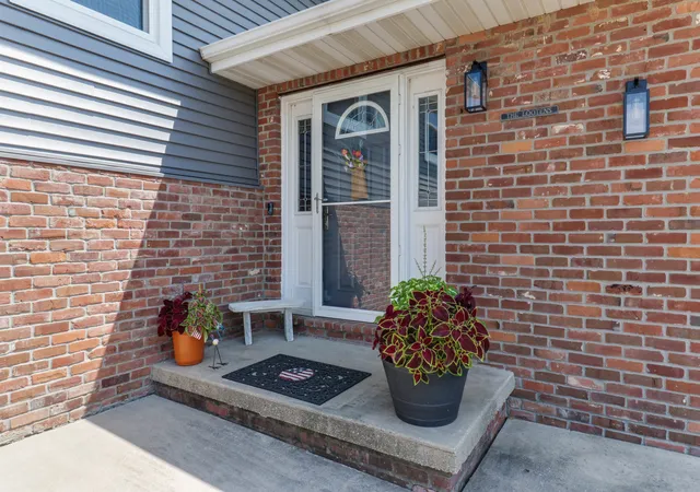 3rd image of 708 Kelley Dr, Heyworth, IL 61745 | MLS# 12719280