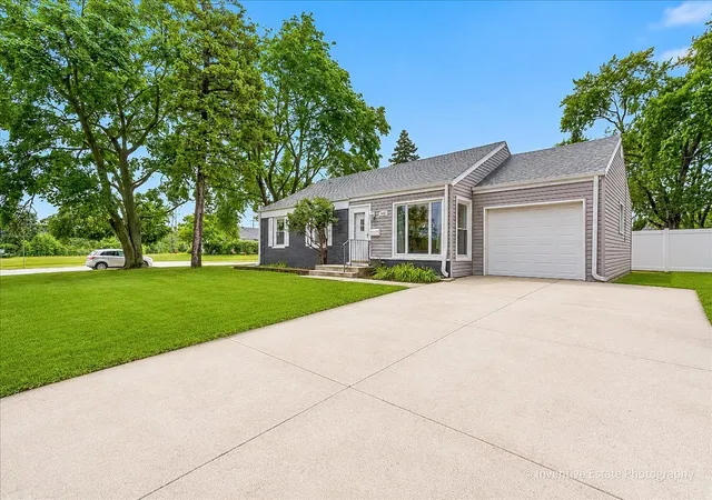 Photo 3 of Single family home for sale at 548 S Harvard Ave, Addison, IL 60101 | MLS# 12719283 | Listing updated on 2026-09-25