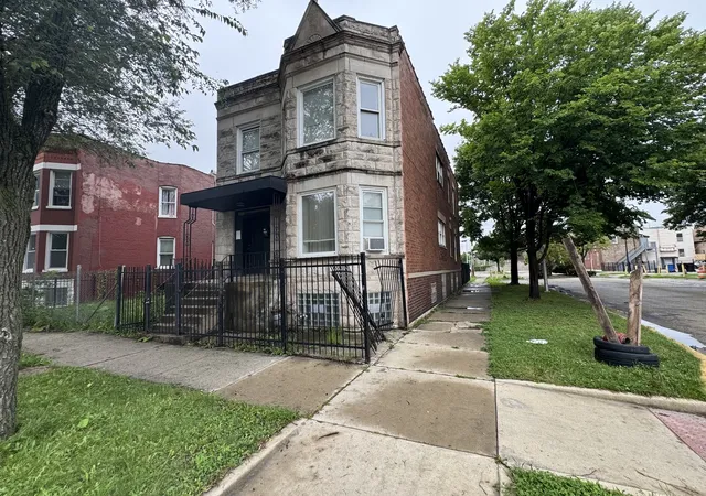 Photo 2 of Sale Pending at 3900 W Flournoy St, Chicago, IL 60624 | MLS# 12719297 | Listing updated on 2026-08-30