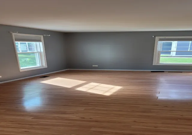 Listing Photo 5 - Condo for sale in building located at 307 Somerset Ln, Vernon Hills, IL 60061 - Unit #307