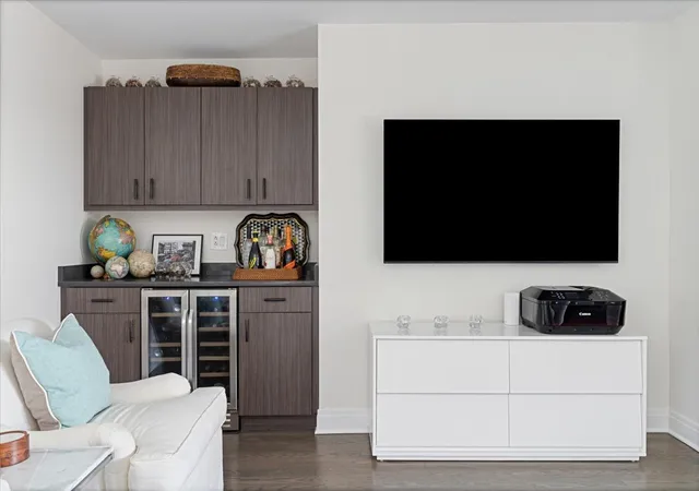 Listing Photo 4 - Condo for sale in building located at 1350 W Diversey Pkwy, Chicago, IL 60614 - Unit #3