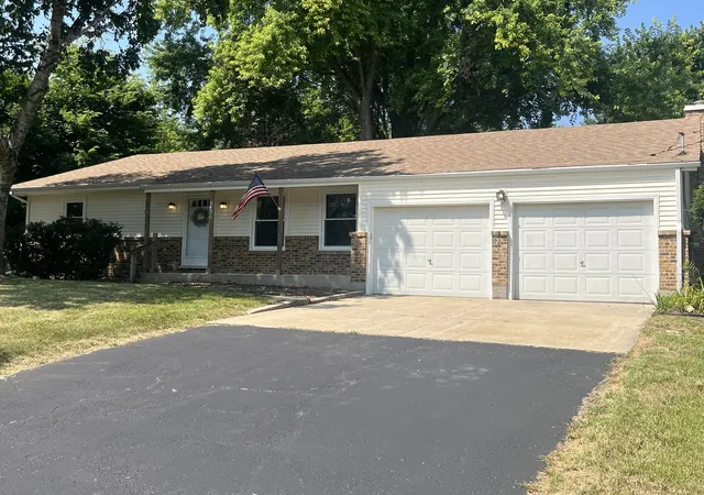 Photo 1 of Single family home for sale at 7s410 Midfield Dr, Aurora, IL 60506 | MLS# 12719312 | Listing updated on 2026-09-14
