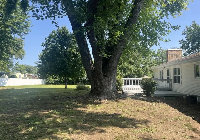 Photo 3 of Single family home for sale at 7s410 Midfield Dr, Aurora, IL 60506 | MLS# 12719312 | Listing updated on 2026-09-14