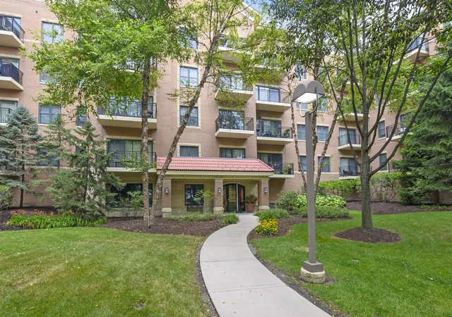 Photo 2 of Condo for sale at 5100 W 96th Street #240, Oak Lawn, IL 60453 | MLS# 12719347 | Listing updated on 2026-09-06