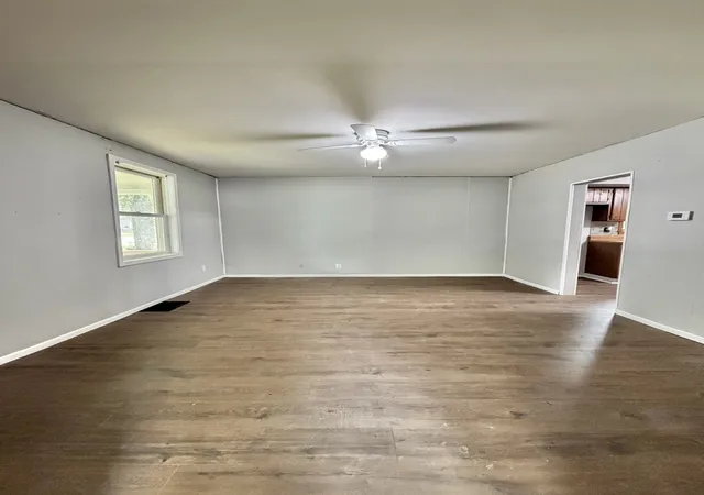 Photo 3 of Single family home for sale at 302 E Jackson St, Saybrook, IL 61770 | MLS# 12719358 | Listing updated on 2026-10-07