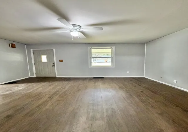 Photo 3 of Single family home for sale at 302 E Jackson St, Saybrook, IL 61770 | MLS# 12719358 | Listing updated on 2026-10-07