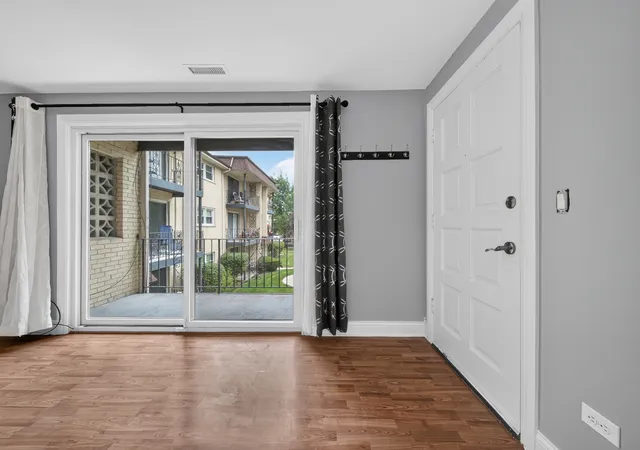 Photo 3 of Condo for sale at 5024 N Austin Ave #2E, Chicago, IL 60630 | MLS# 12719391 | Listing updated on 2026-09-23