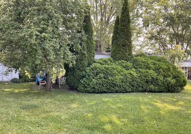 Photo 2 of Sale Pending at 184 Windward, Lakemoor, IL 60051 | MLS# 12719402 | Listing updated on 2026-10-07