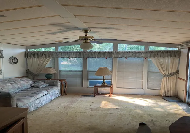 Photo 3 of Sale Pending at 184 Windward, Lakemoor, IL 60051 | MLS# 12719402 | Listing updated on 2026-10-07