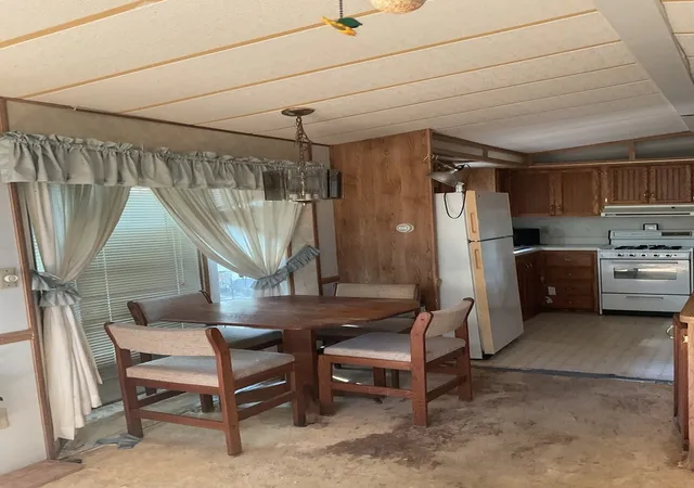 Photo 3 of Sale Pending at 184 Windward, Lakemoor, IL 60051 | MLS# 12719402 | Listing updated on 2026-10-07