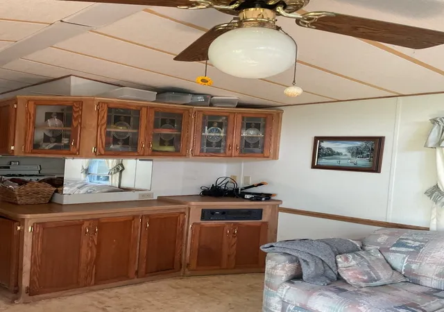 Photo 4 of Sale Pending at 184 Windward, Lakemoor, IL 60051 | MLS# 12719402 | Listing updated on 2026-10-07