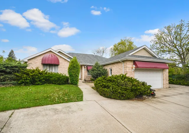 Photo 1 of Single family home for sale at 14650 Lamon Ave, Midlothian, IL 60445 | MLS# 12719443 | Listing updated on 2026-08-05
