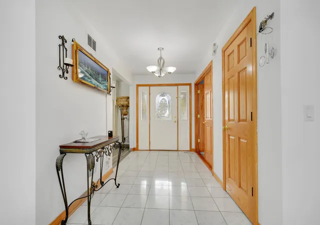 Photo 2 of Single family home for sale at 14650 Lamon Ave, Midlothian, IL 60445 | MLS# 12719443 | Listing updated on 2026-08-05