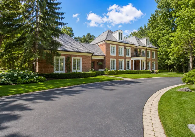 2nd image of 575 Stable Ln, Lake Forest, IL 60045 | MLS# 12719487