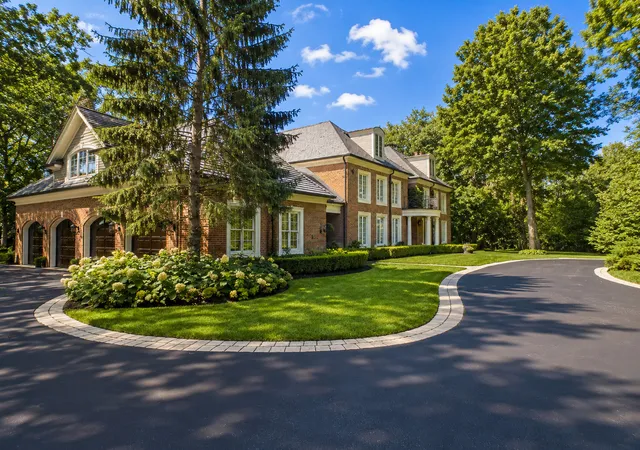 Photo 3 of Mansion for sale at 575 Stable Ln, Lake Forest, IL 60045 | MLS# 12719487 | Listing updated on 2026-08-17