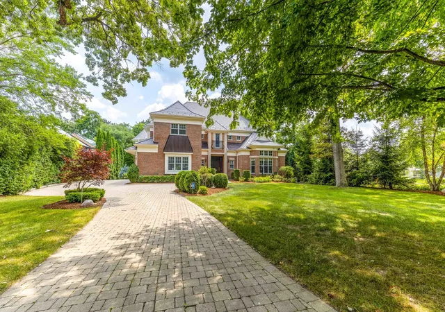 Photo 3 of Single family home for sale at 64 Crescent Dr, Glencoe, IL 60022 | MLS# 12719491 | Listing updated on 2026-08-17