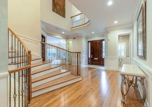 Photo 4 of Single family home for sale at 64 Crescent Dr, Glencoe, IL 60022 | MLS# 12719491 | Listing updated on 2026-08-17