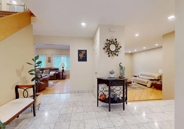 Photo 1 of Single family home for sale at 1309 Witney Ln, Buffalo Grove, IL 60089 | MLS# 12719492 | Listing updated on 2026-09-06
