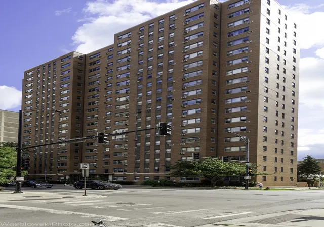 1st image of 2909 N Sheridan Rd, Chicago, IL 60657