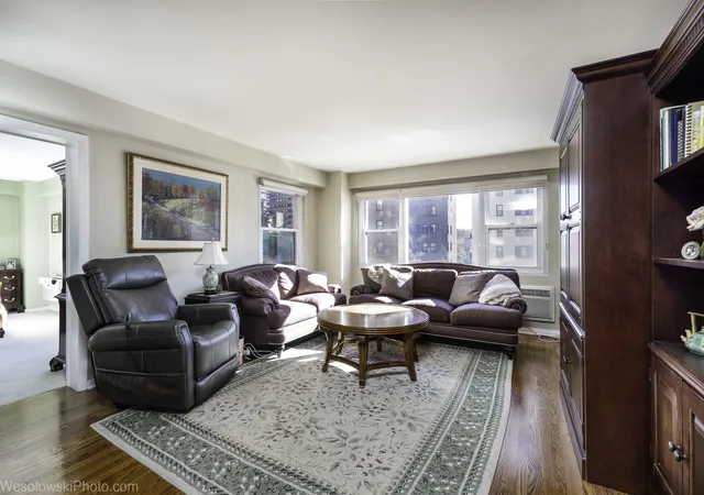 Photo 4 of Condo for sale at 2909 N Sheridan Rd #602, Chicago, IL 60657 | MLS# 12719495 | Listing updated on 2026-10-08