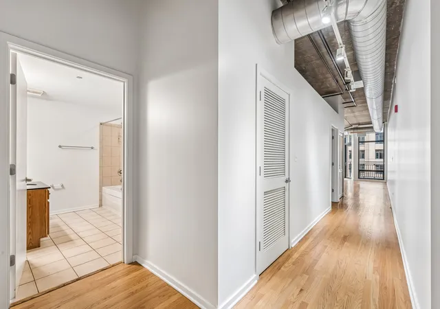 Photo 4 of Condo for sale at 520 S State St #804, Chicago, IL 60605 | MLS# 12719536 | Listing updated on 2026-09-03