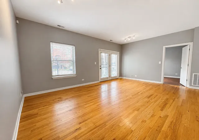 Photo 3 of Condo for sale at 803 E 41st Street #1B, Chicago, IL 60653 | MLS# 12719543 | Listing updated on 2026-09-15