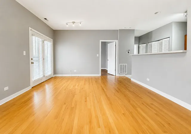 Photo 3 of Condo for sale at 803 E 41st Street #1B, Chicago, IL 60653 | MLS# 12719543 | Listing updated on 2026-09-15