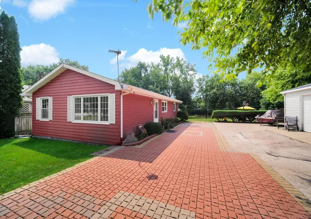 Photo 2 of Single family home for sale at 28w575 Barnes Ave, West Chicago, IL 60185 | MLS# 12719550 | Listing updated on 2026-09-24