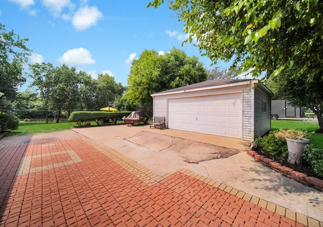 Photo 3 of Single family home for sale at 28w575 Barnes Ave, West Chicago, IL 60185 | MLS# 12719550 | Listing updated on 2026-09-24
