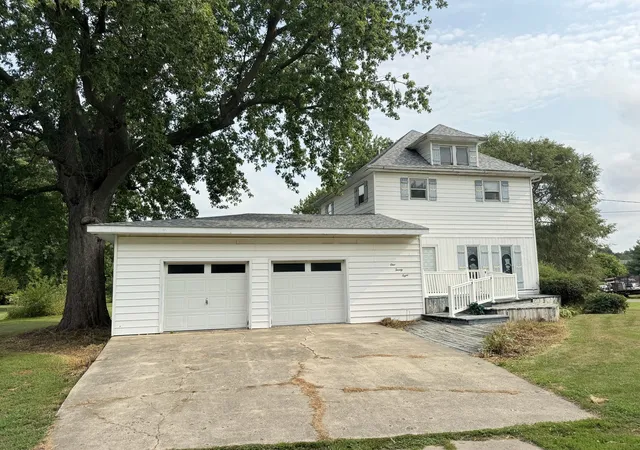 Photo 2 of Single family home for sale at 128 E N Railroad St, Sheffield, IL 61361 | MLS# 12719561 | Listing updated on 2026-08-30