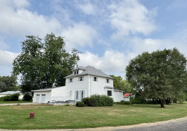 Photo 2 of Single family home for sale at 128 E N Railroad St, Sheffield, IL 61361 | MLS# 12719561 | Listing updated on 2026-08-30