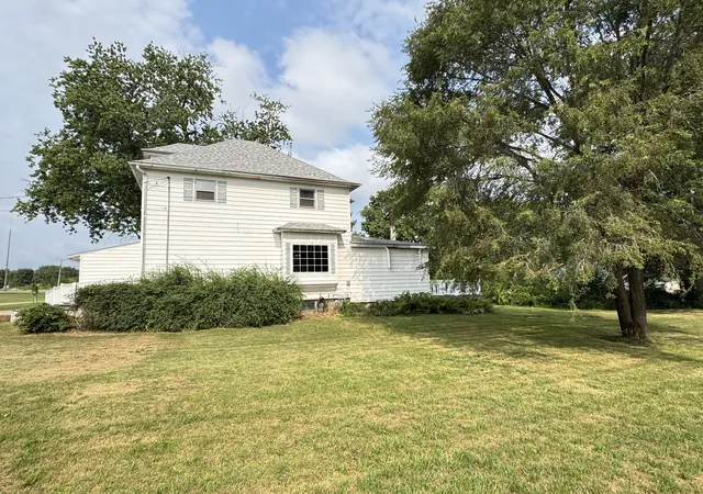 Photo 3 of Single family home for sale at 128 E N Railroad St, Sheffield, IL 61361 | MLS# 12719561 | Listing updated on 2026-08-30