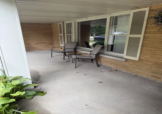 Photo 3 of Single family home for sale at 435 S Stratford Ave, Elmhurst, IL 60126 | MLS# 12719614 | Listing updated on 2026-09-24
