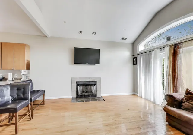 Photo 2 of House for sale at 6527 S Drexel Ave, Chicago, IL 60637 | MLS# 12719659 | Listing updated on 2026-10-02
