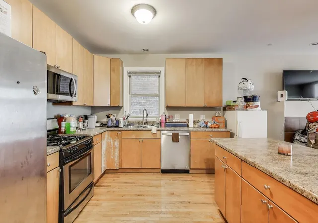 Photo 3 of House for sale at 6527 S Drexel Ave, Chicago, IL 60637 | MLS# 12719659 | Listing updated on 2026-10-02