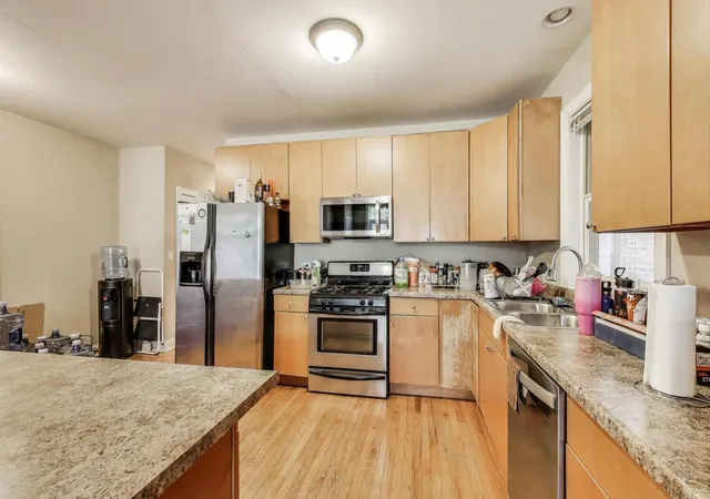 Photo 4 of House for sale at 6527 S Drexel Ave, Chicago, IL 60637 | MLS# 12719659 | Listing updated on 2026-10-02