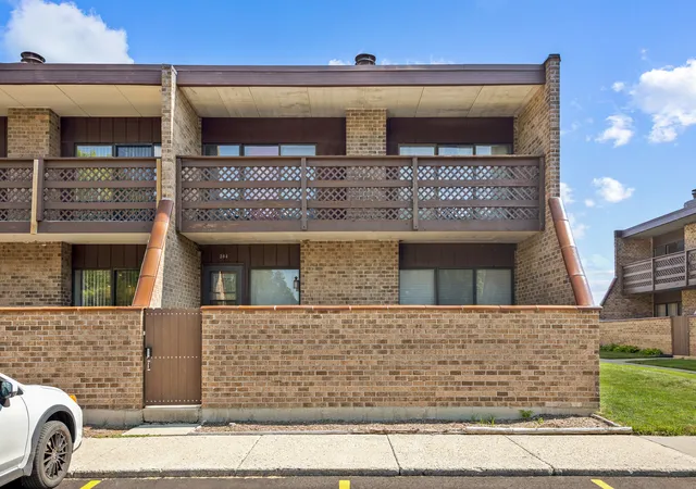 Photo 1 of Townhouse for sale at 304 Kenneth Cir, Elgin, IL 60120 | MLS# 12719724 | Listing updated on 2026-08-27