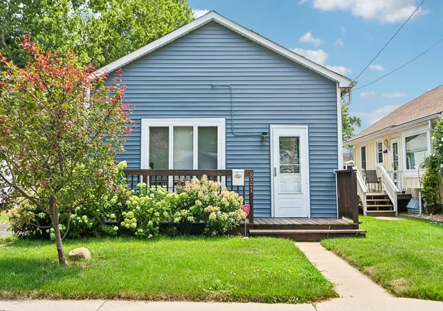 Photo 1 of Single family home for sale at 821 W Jackson St, Morris, IL 60450 | MLS# 12719731 | Listing updated on 2026-09-29