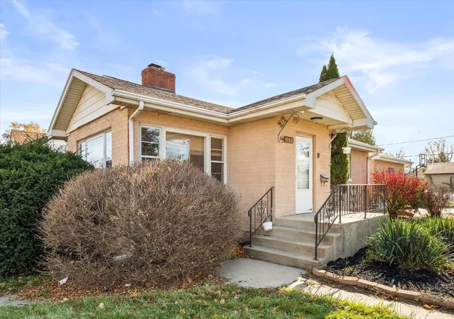 2nd image of 1060 Catherine St, Joliet, IL 60435 | MLS# 12719752