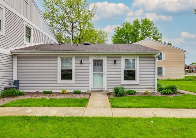 Photo 1 of Townhouse for sale at 247 Sunset Ct #247, Vernon Hills, IL 60061 | MLS# 12719767 | Listing updated on 2026-08-25
