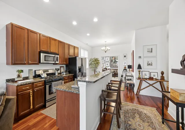 Listing Photo 4 - Condo for sale in building located at 6616 S Kimbark Ave, Chicago, IL 60637 - Unit #4S