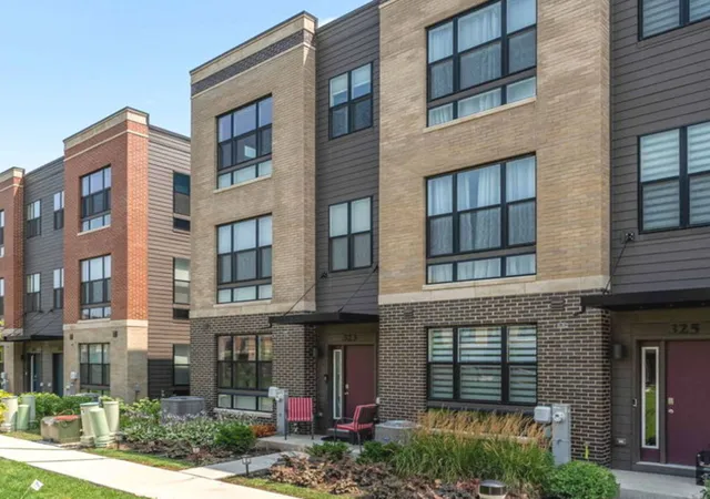 Photo 1 of Townhouse for sale at 323 Summit Cir, Lombard, IL 60148 | MLS# 12719828 | Listing updated on 2026-10-25