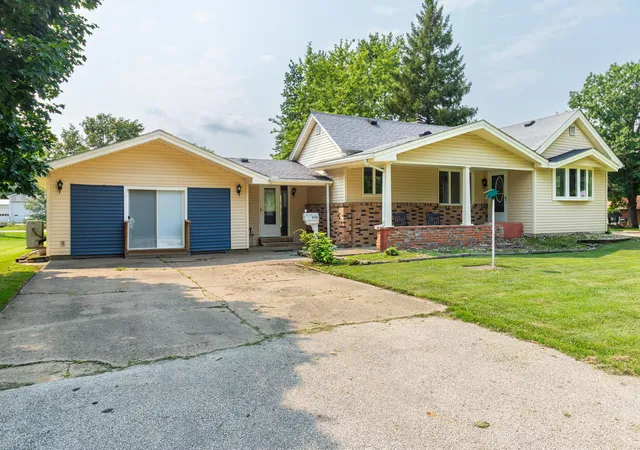 Single family home for sale at 214 NE 6th Avenue, Galva, IL 61434 | MLS# 12719832